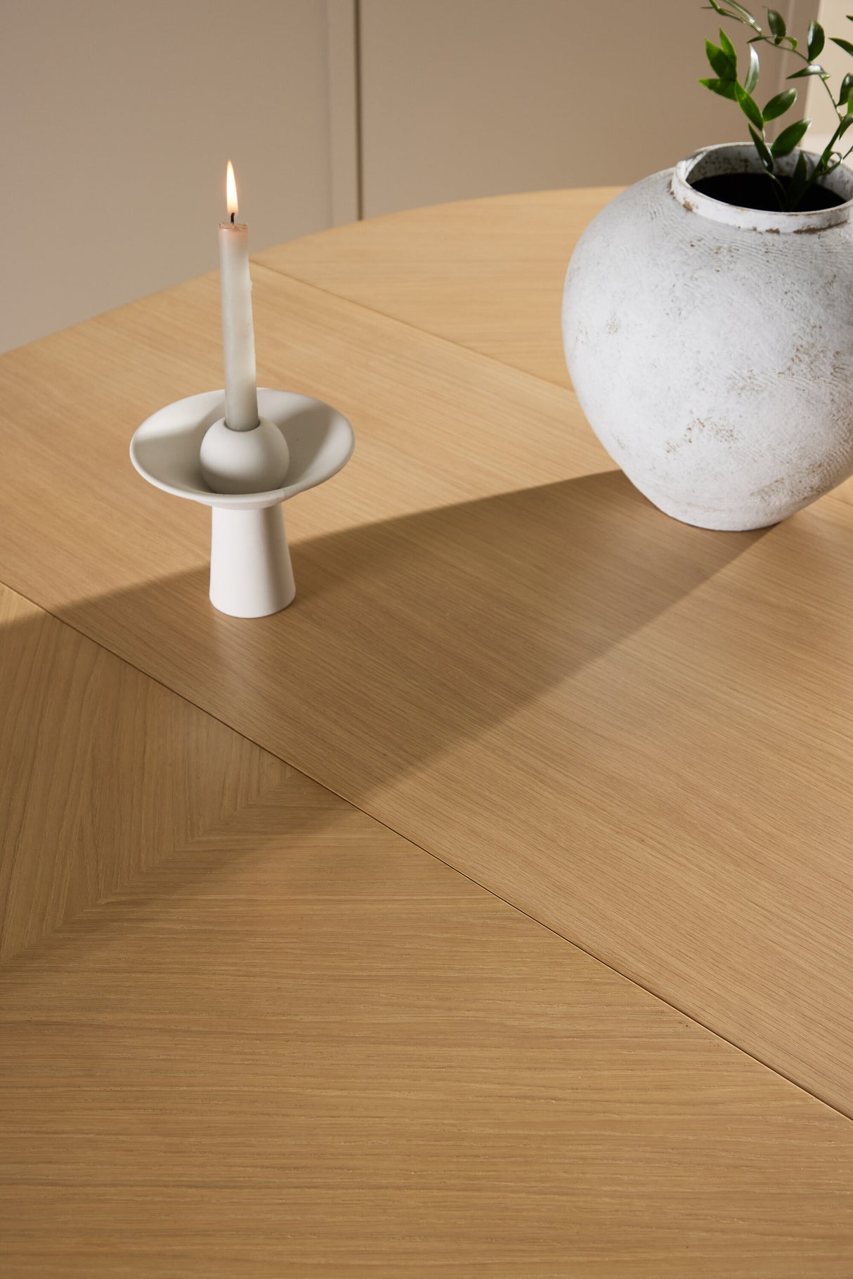 Strada dining table - whitewashed / oak veneered 120 x 120 x 74 cm