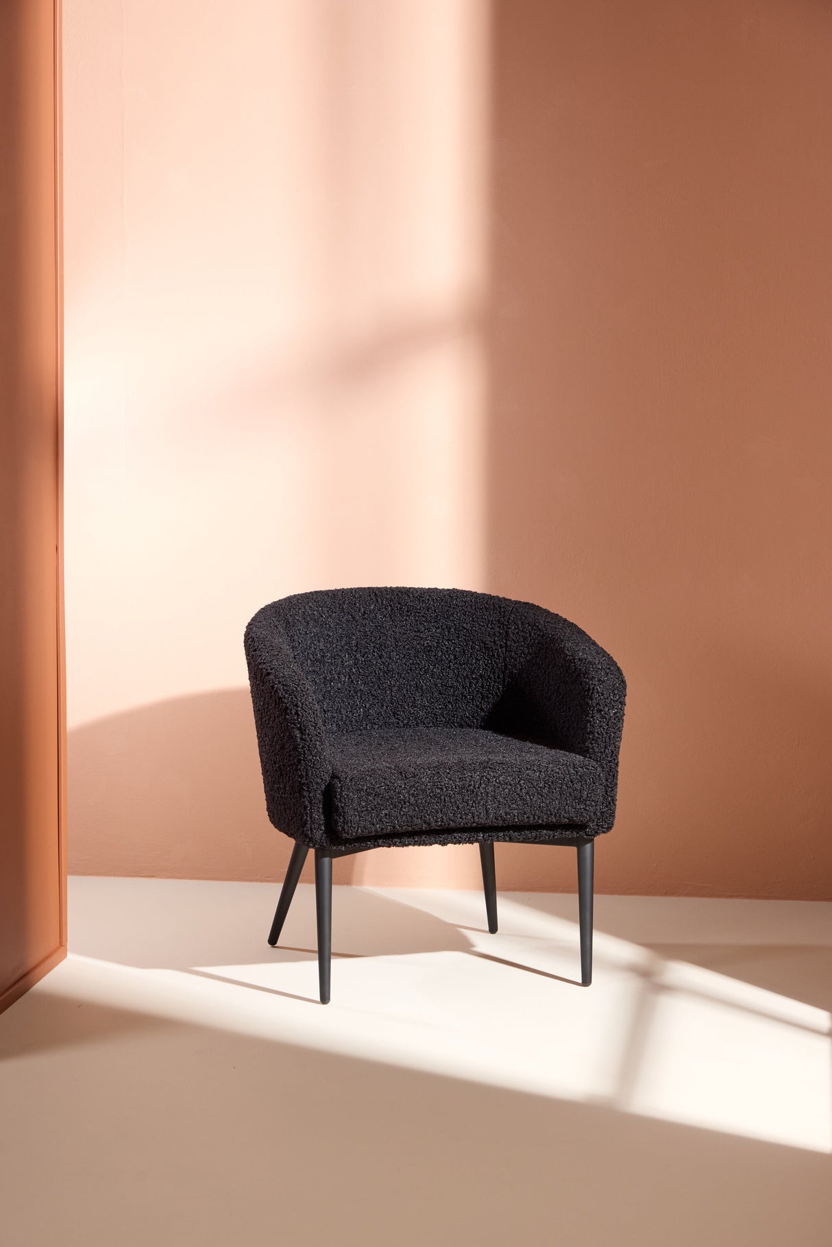 Fluffy Armchair - Black / Black Teddy