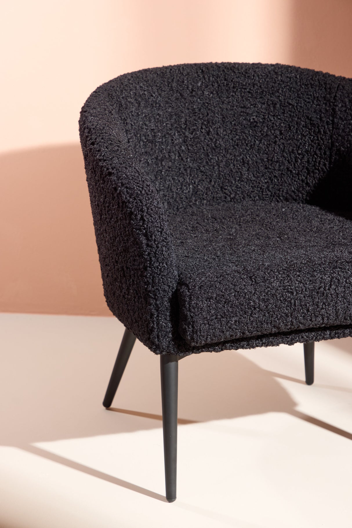 Fluffy Armchair - Black / Black Teddy