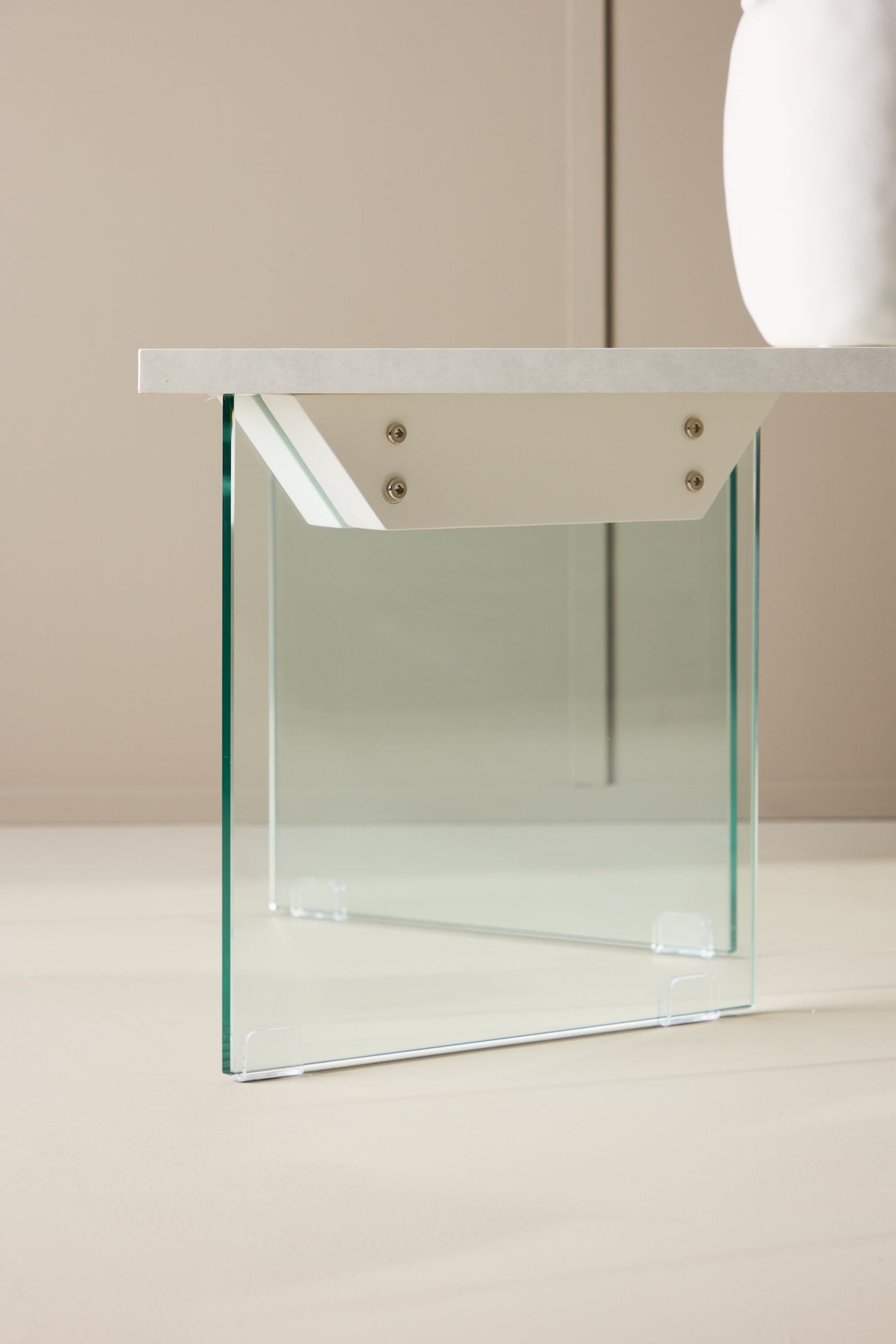 Ester Couchtisch - Glas / Betonoptik 120 x 80 x 42 cm - ZEN ZONE Furniture