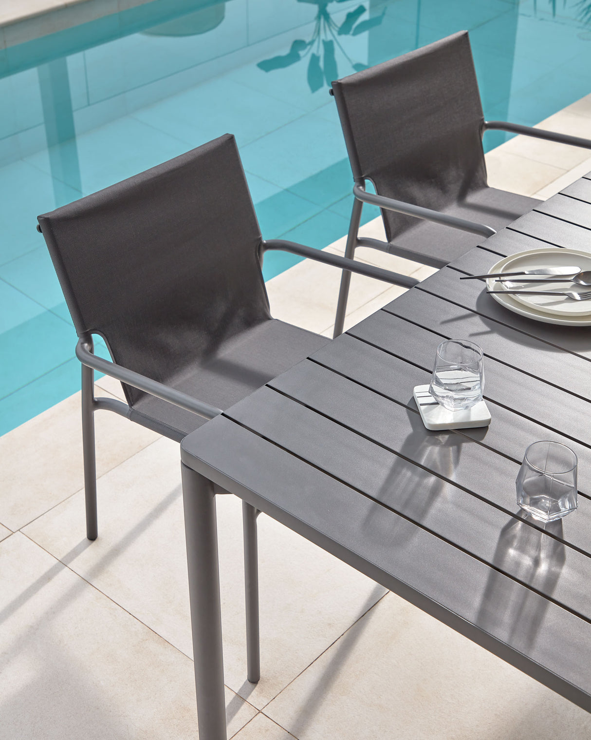 Zaltana ausziehbarer Outdoor-Tisch aus Aluminium matt dunkelgrau 180 (240) x 100 cm - ZEN ZONE Furniture