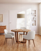 Konna Stuhl in Beige und Beine aus massivem Eschenholz mit dunklem Finish - ZEN ZONE Furniture