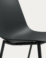 Whatts Stuhl mit Stahlbeinen in Schwarz - ZEN ZONE Furniture