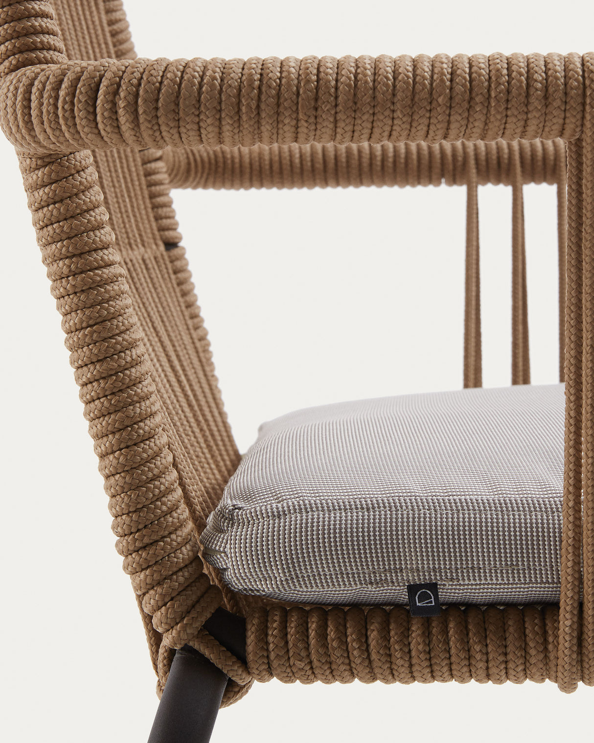 Samanta stapelbarer Seilstuhl Beige und Beine aus verzinktem Stahl - ZEN ZONE Furniture