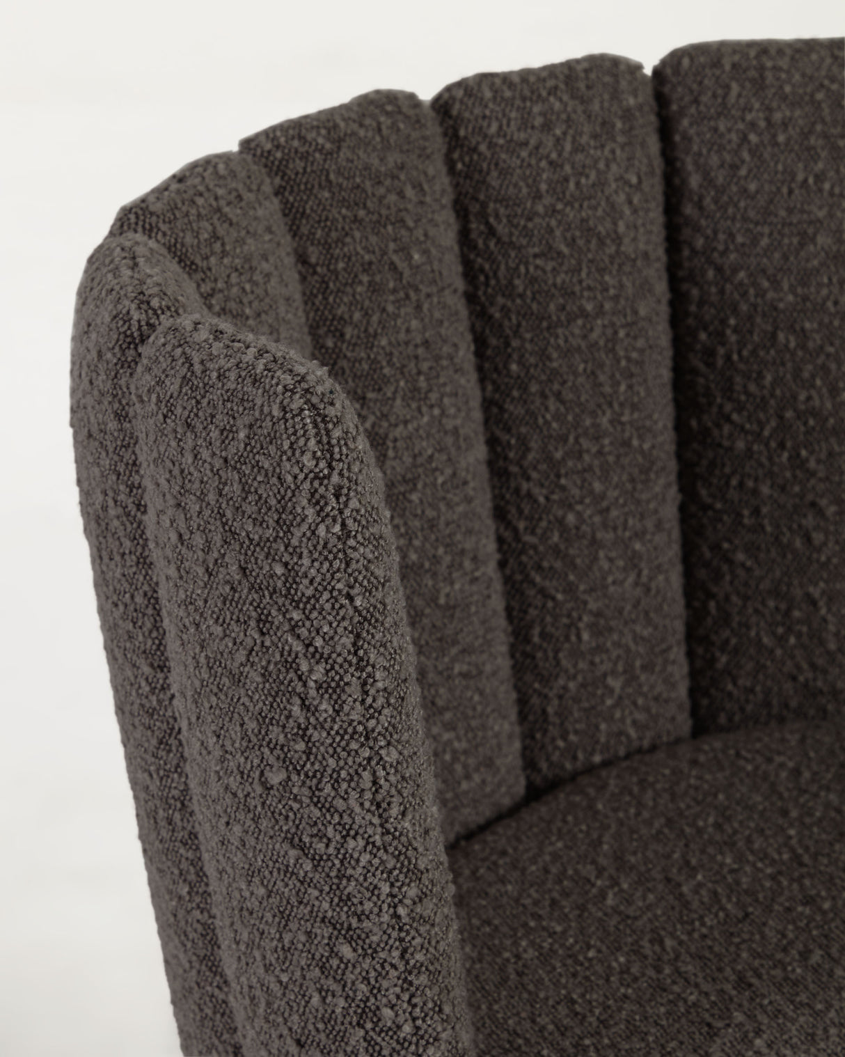 Aniela Stuhl mit schwarzem Bouclé und schwarzem Metall FR - ZEN ZONE Furniture