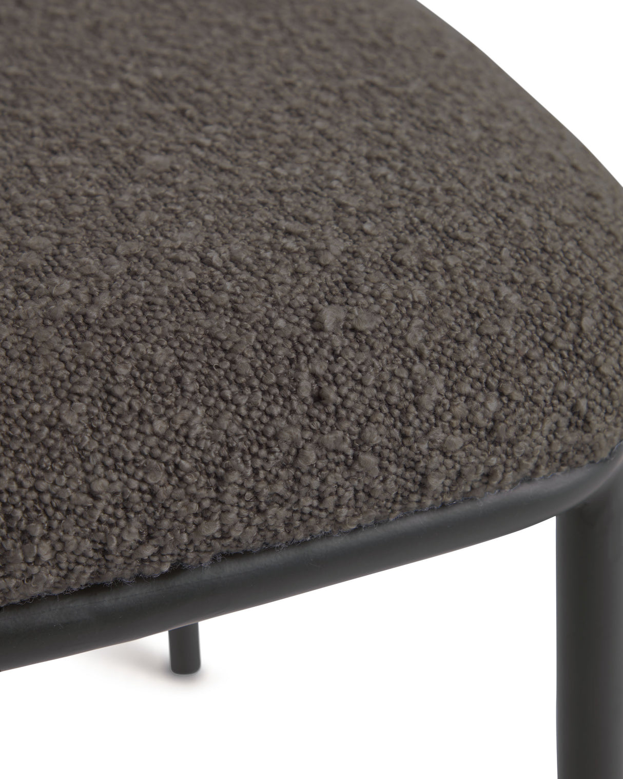 Ciselia Stuhl mit schwarzem Bouclé und Stahlbeinen mit schwarzem Finish, FSC Mix Credit - ZEN ZONE Furniture